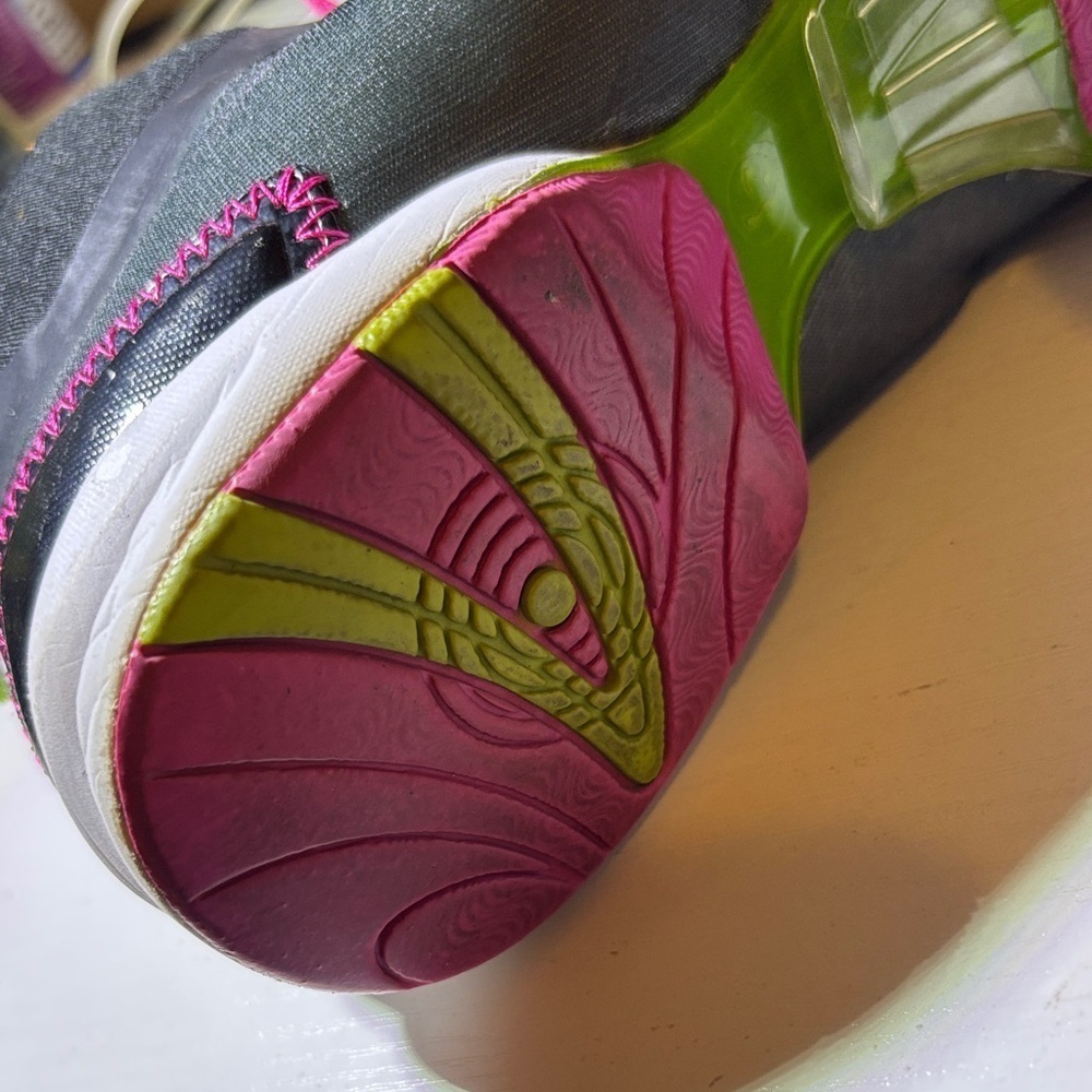 Zumba Fitness Kids Sneakers - Pink and Black - Picture 6 of 9
